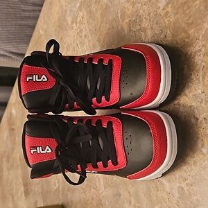 New Fila red and black shoes worn 2 or 3 times